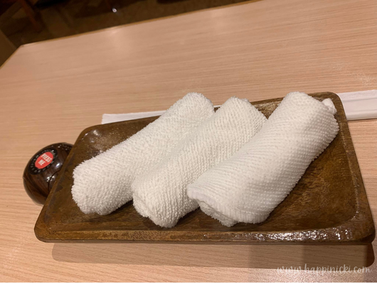 hot towels, wet towel, hand wiping, before eating