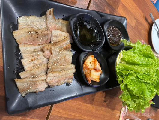 pork belly, pork samgyeupsal, samgyupsal, kimchi, korean cuisine
