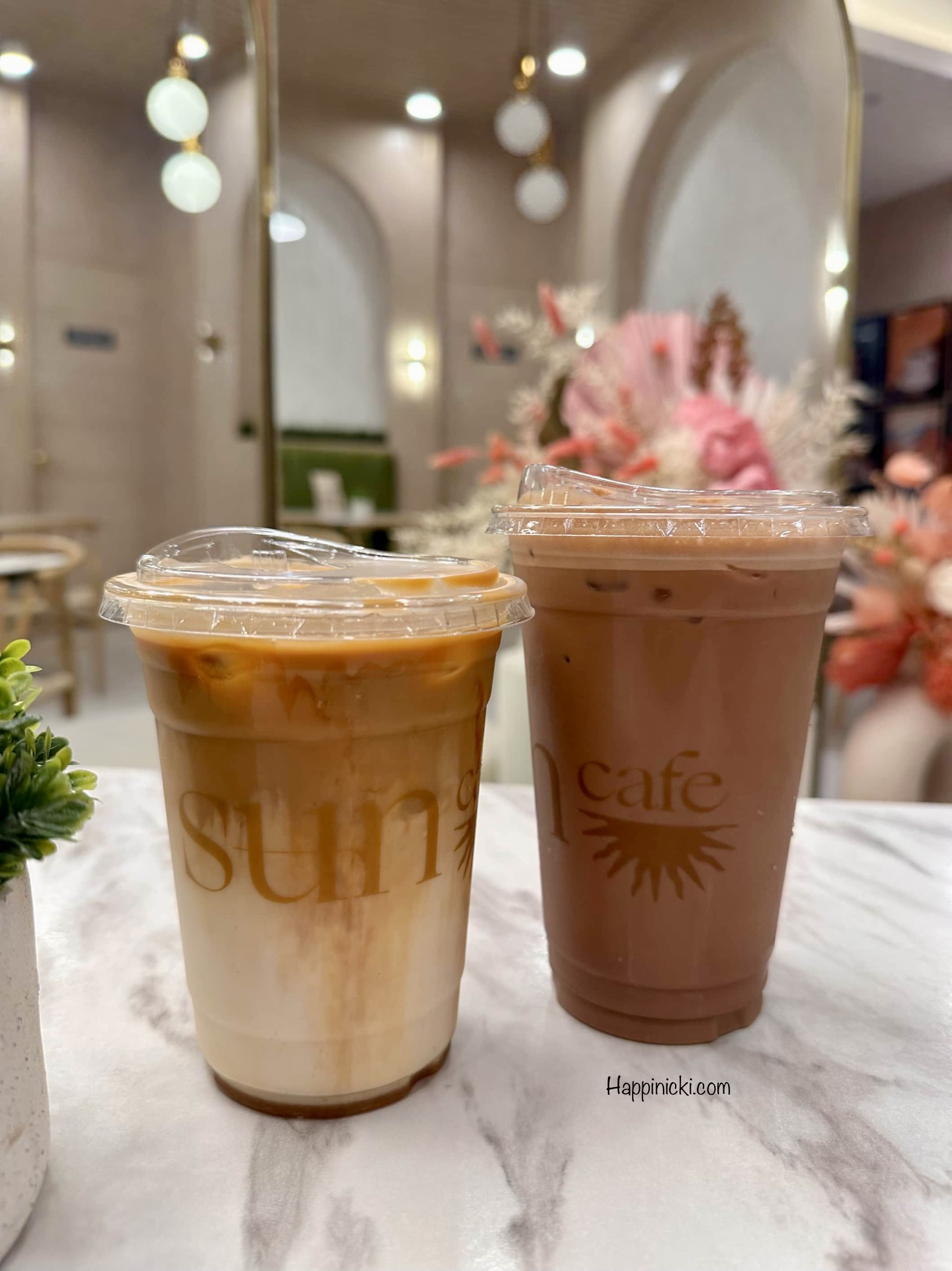 Sun Cafe: An Unexplored Coffee Shop in the City
