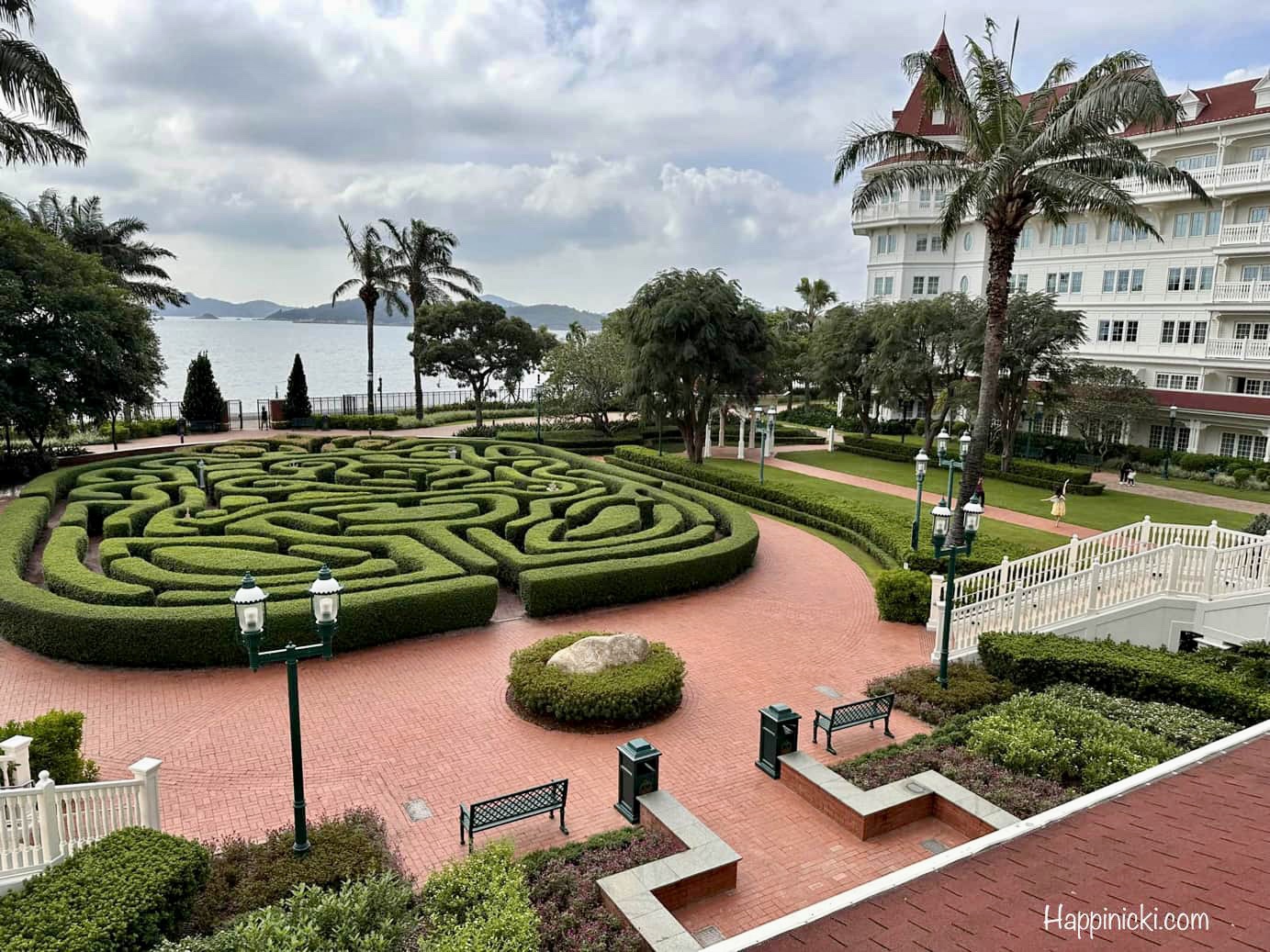 Hong Kong Disneyland Explorer Hotel: Luxurious Amenities for a Bargain ...