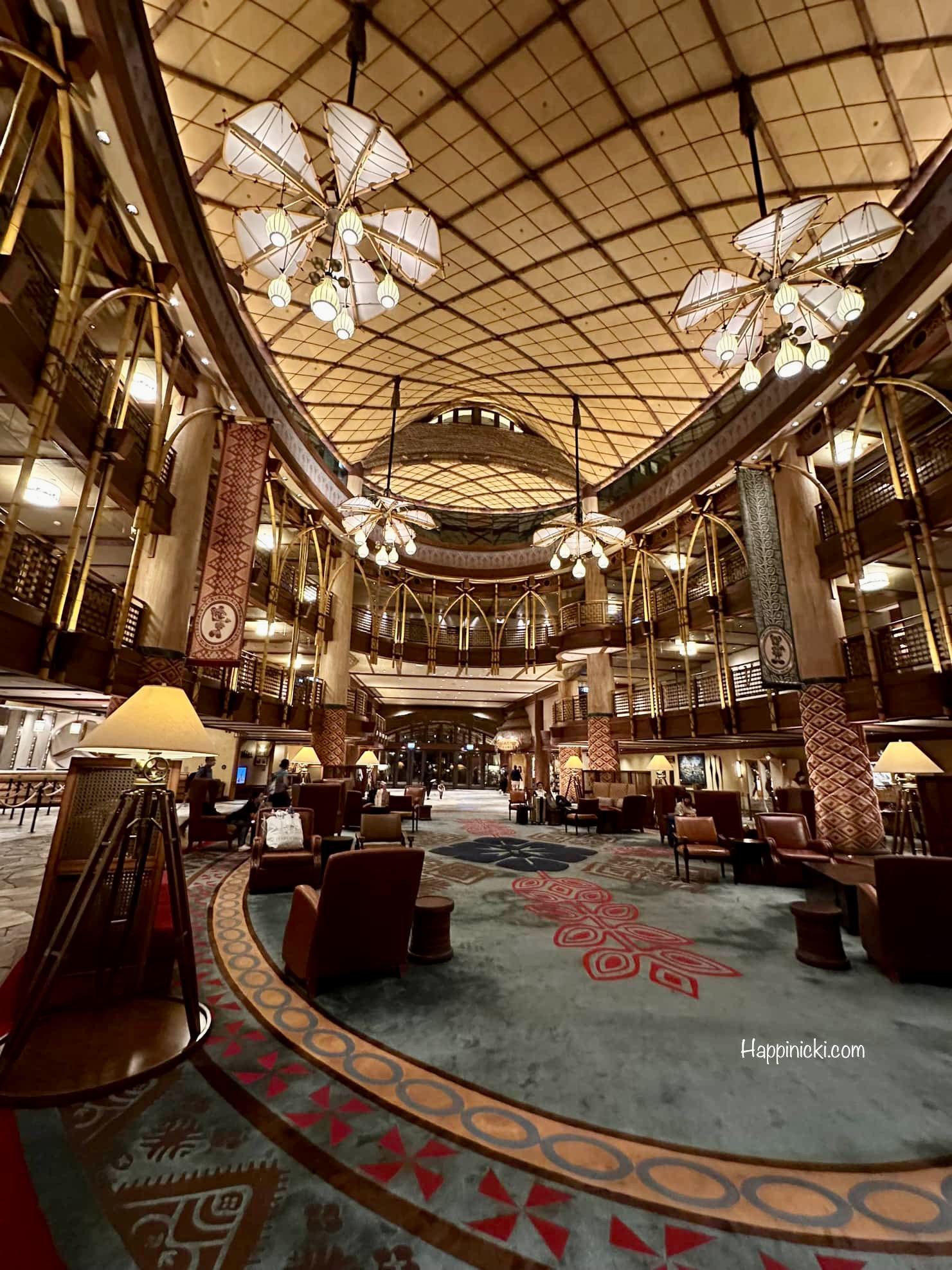 Hong Kong Disneyland Explorer Hotel: Luxurious Amenities for a Bargain!!!