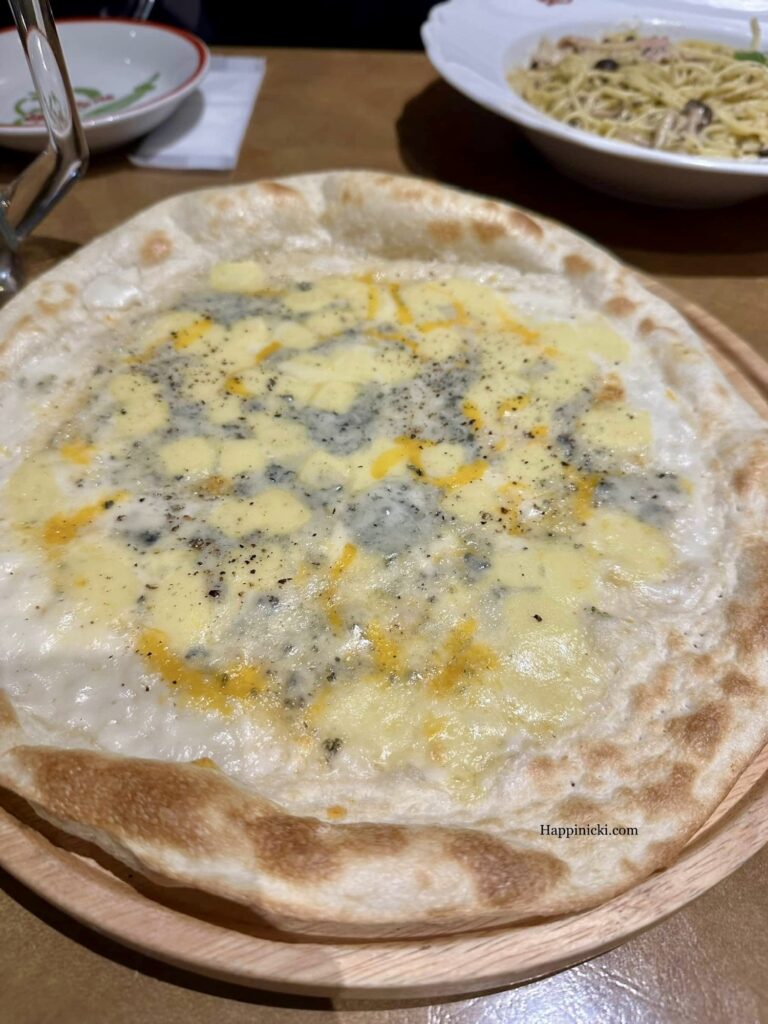 4 cheese pizza, jolly pasta
