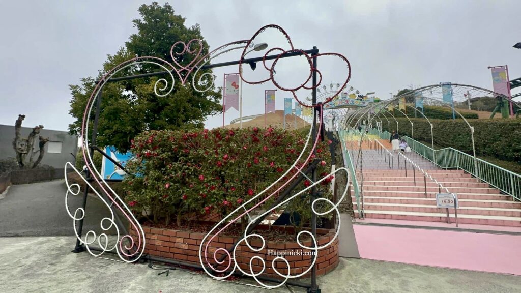 whitebirds square, sanrio harmonyland