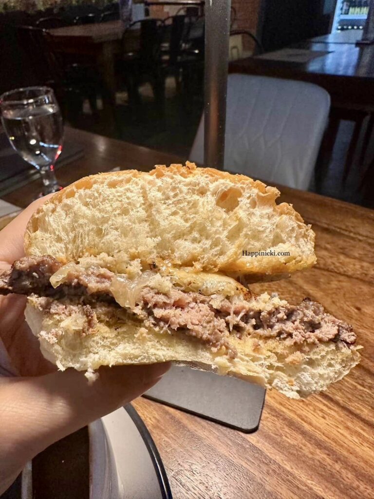 the coze cafe, burger