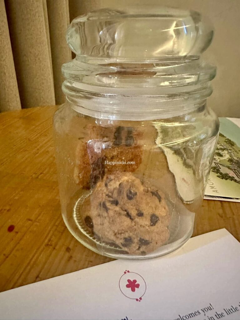 free cookies, chocolate chip cookies